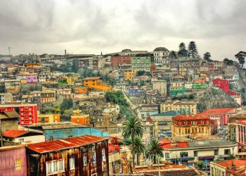 Experta en patrimonio advierte que el estado de Valparaíso es calamitoso y que está perdiendo valor arquitectónico tras derrumbes