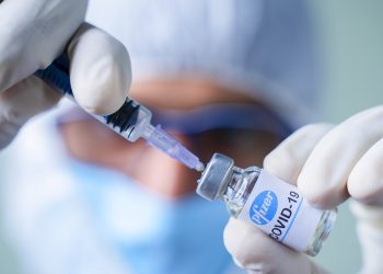 Agencia Europea del Medicamento comienza a evaluar el uso de Pfizer en menores de entre 12 y 15 años