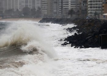 Alertan sobre nuevo episodio de marejadas en las costas de Chile: se extenderá hasta el sábado