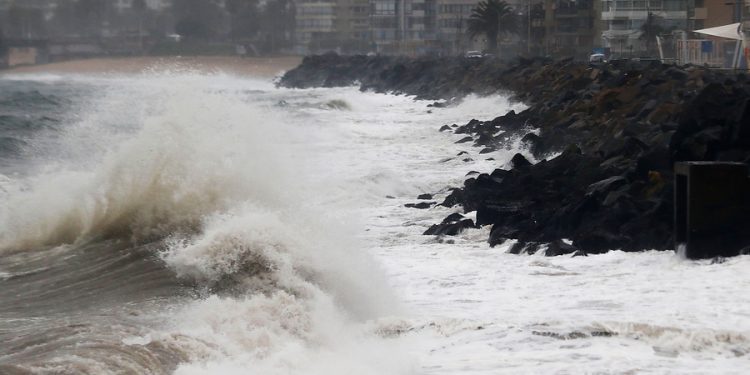 Alertan sobre nuevo episodio de marejadas en las costas de Chile: se extenderá hasta el sábado