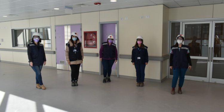 San Antonio: médicas PAO del Hospital Claudio Vicuña conocen las dependencias del futuro establecimiento