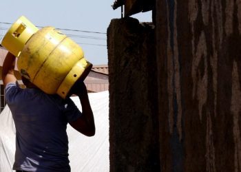 Municipalidad de Llay Llay adquiere ayuda social: 3 mil vales de gas y 1.200 gift card con 30 mil pesos en mercadería