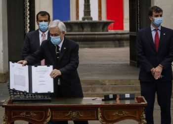 Buscan firmas para llevar al TC el decreto de Piñera sobre la Convención Constitucional