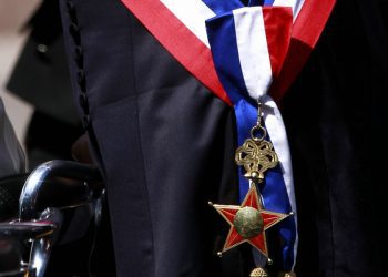 Columna de opinión / Desnudando al poder