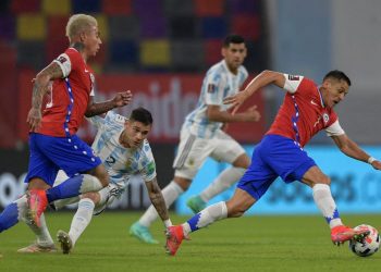 ¿Cómo quedó la tabla de posiciones de las eliminatorias luego del empate entre Chile y Argentina?