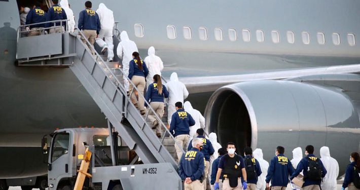 Senadora Allende y expulsión de migrantes: «Lo único que exigimos al Gobierno es cumplir con las normas básicas del debido proceso y ajustarse a derecho»