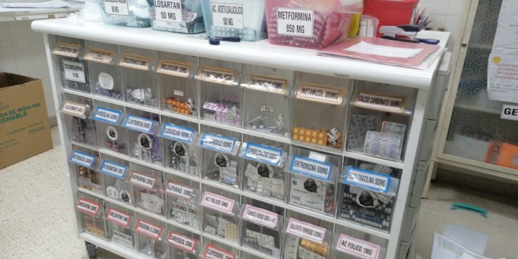 Farmacia de CESFAM de La Ligua funciona durante la tarde para facilitar el acceso a medicamentos e insumos