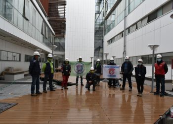 San Antonio: dirigentes gremiales del Hospital Claudio Vicuña visitan obras del futuro recinto que alcanza un avance del 83%