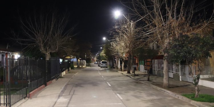 En el sector sur de Quillota inauguran segunda etapa de nuevas luminarias LED