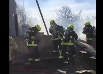 Una vivienda destruida y dos con daños dejó incendio en Quilpué