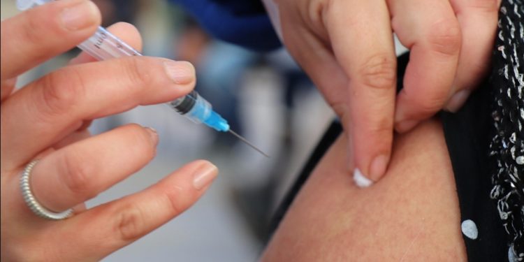 En La Ligua se extiende vacunación contra la influenza para rezagados