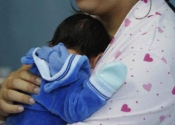 Senadora Isabel Allende destaca la extensión del Postnatal de Emergencia