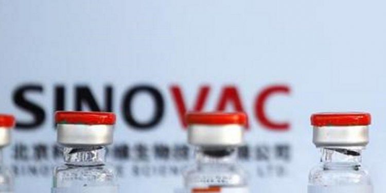 Uso de emergencia de vacuna Sinovac en niños de 3 a 17 años es aprobado en China