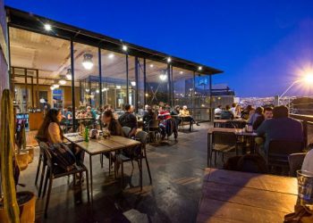 Solicitan al Minsal permitir a restaurantes reabrir en Fase 1 y en Fase 2 los fines de semana