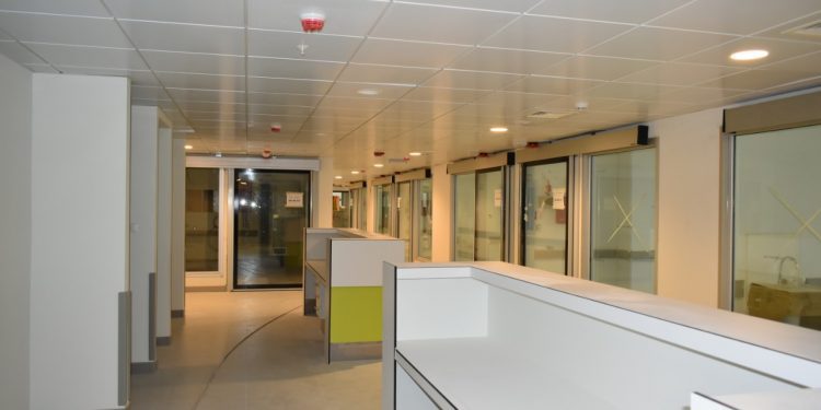 Traslados de pacientes graves a otros recintos asistenciales podrán ser evitados con UPC del nuevo Hospital Claudio Vicuña de San Antonio