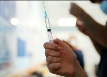 En Calle Larga 22 personas fueron inoculadas por error con dosis extra de vacuna contra el COVID-19