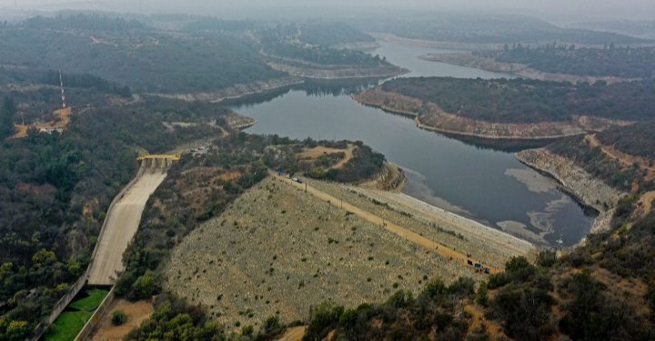 Con megaobra inician recarga de embalse Los Aromos de Limache para apoyar el consumo humano