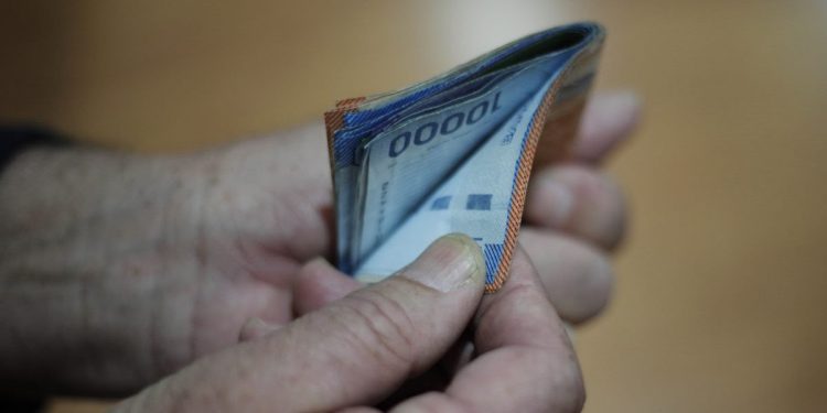 Salario mínimo quedó en $337.000 retroactivo desde el 1 de mayo