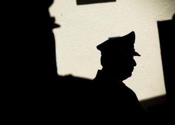 Carabinero de Quilpué es denunciado por venta clandestina de alcohol durante toque de queda