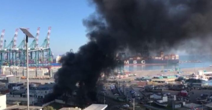 Levantaron barricada en las cercanías del puerto de San Antonio