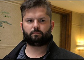 Gabriel Boric fue agredido en visita a penal Santiago 1: presos del estallido social no lo recibieron