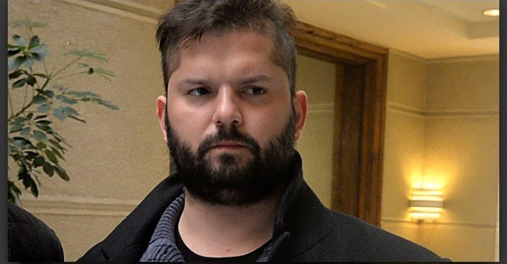 Gabriel Boric fue agredido en visita a penal Santiago 1: presos del estallido social no lo recibieron
