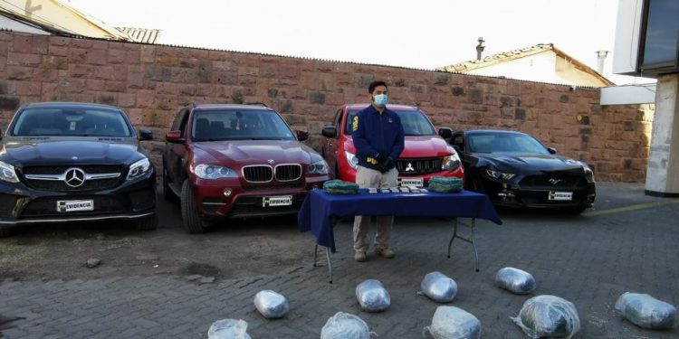 En «Operación Ceres» PDI Los Andes incauta droga y vehículos de alta gama