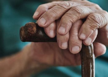 Columna de opinión / ¿La vejez, una enfermedad?: paradoja fundamental de la Organización Mundial de la Salud (OMS)