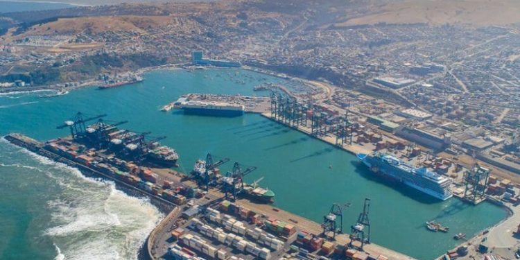 San Antonio: portuarios piden que autoridades se cuadren con Puerto Exterior