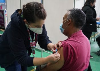 Quilpué: más de 420 dosis de vacunas contra el COVID-19 para rezagados se inocularon hoy