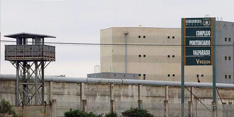 Seis reos se fugaron desde la cárcel de Valparaíso