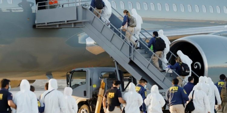 Human Rights Watch llamó al Gobierno de Chile a poner fin a la deportación de venezolanos