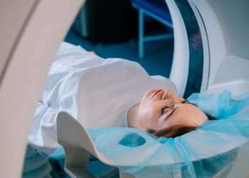 Senadora Allende felicitó a la Fundación Arturo López Pérez por iniciativa de proyectar la instalación de un centro de atención para el cáncer en la Región de Valparaíso