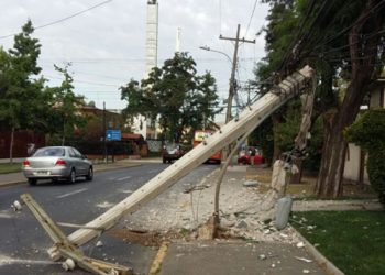 Más de 232 mil hogares se han quedado sin electricidad por choques a postes en lo que va del año