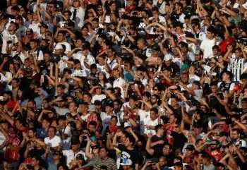 En agosto volvería el público a los estadios del país: anuncio se haría este jueves