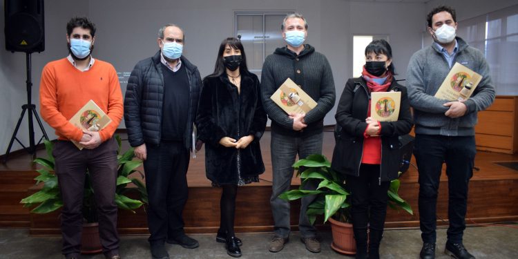 En Quillota lanzan libro «Trilogía Mapuche»