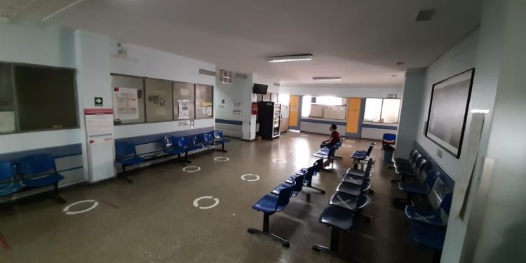 En el Hospital Claudio Vicuña de San Antonio incentivan el uso del teléfono y el correo electrónico para evitar la pérdida de horas médicas