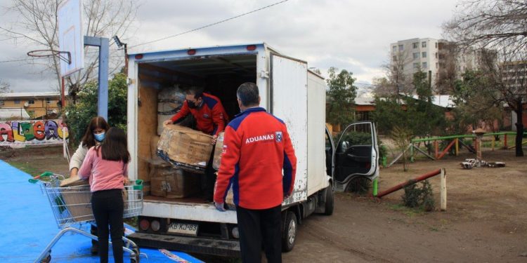 Fundación Aldeas Infantiles SOS recibe donación de 8 mil calzas de parte de Aduana de Los Andes