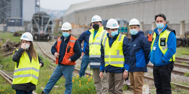 SEP recalca la relevancia del puerto de San Antonio para la reactivación económica del país