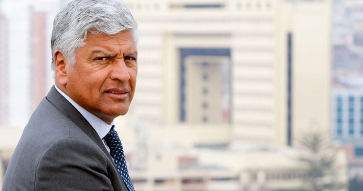 Jorge Castro reaparece en la arena política y advierte a Sharp: «Otra cosa es con guitarra»