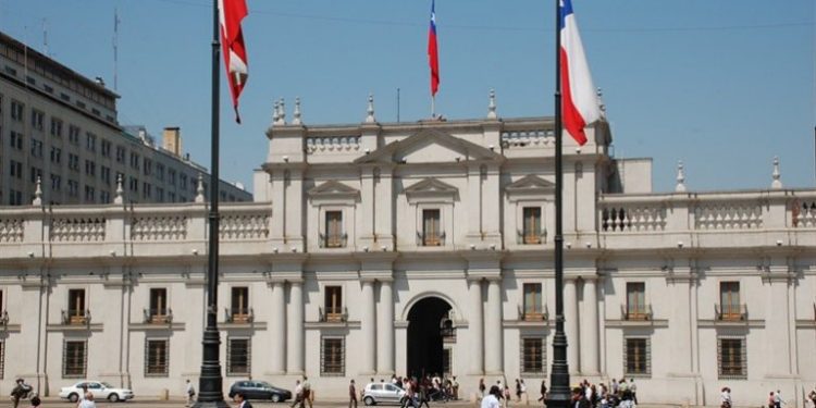 Solo una mujer: estas son las 9 candidaturas a la Presidencia que se inscribieron ante el Servel