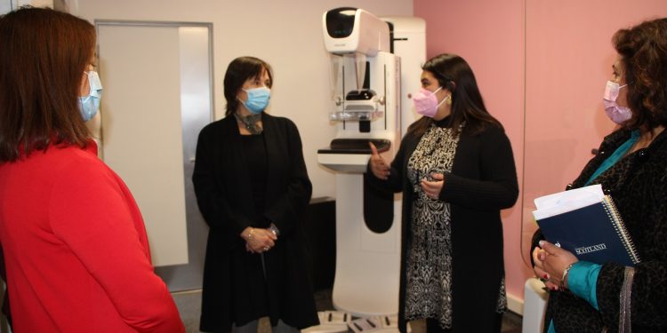 Mamógrafo del Cesfam Segismundo Iturra de San Felipe es el único operativo de la atención primaria en la Región de Valparaíso