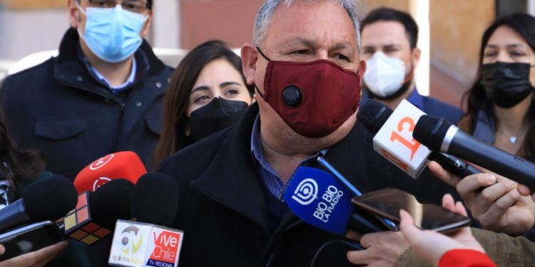 Crece tensión en edificio de la ex Intendencia Regional de Valparaíso tras dura crítica de Rodrigo Mundaca a la figura del delegado presidencial: «Esa hueá no procede»