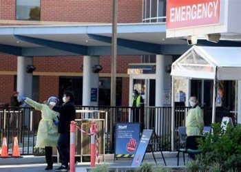 COVID-19: Nueva Zelanda confina al país por primer contagio comunitario en seis meses