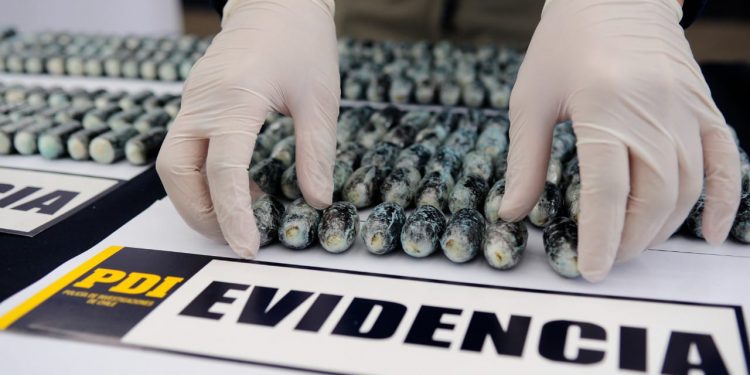 Detienen a dos personas tras ser sorprendidas transportando droga en el interior de sus cuerpos