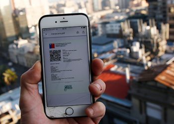 Por venta de pases de movilidad falsos detienen a menor de 17 años en Villa Alemana