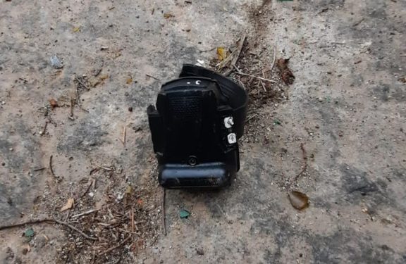 Quillota: encuentran tobillera electrónica botada en plena calle