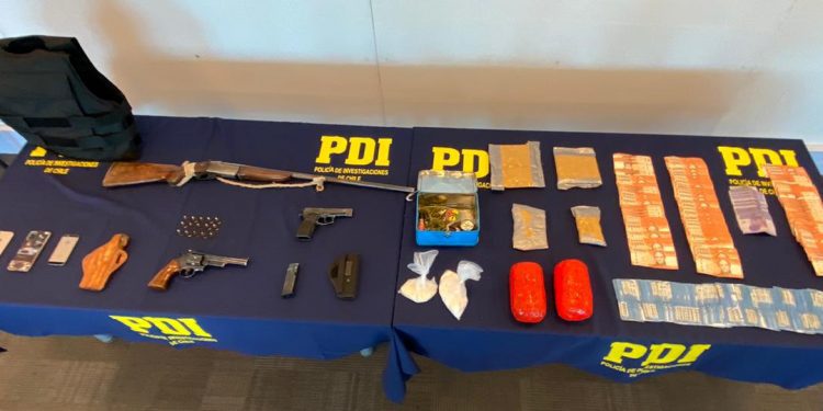 Valparaíso: sujeto que realizaba asaltos en Curauma fue detenido con droga, armas y munición
