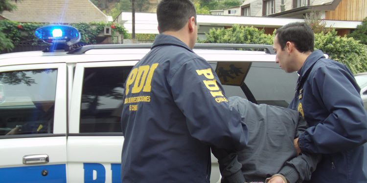 Dos personas fueron detenidas por robo de especies en vivienda de El Tabo