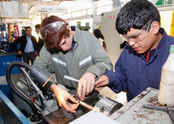 En Puchuncaví activan programa de apoyo para alumnos de educación técnica